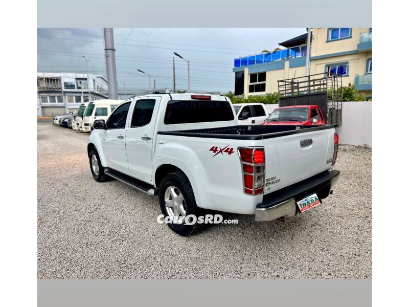 Isuzu