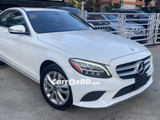 Mercedes-Benz Clase C Carros en venta