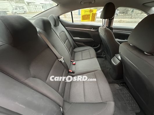 Hyundai Elantra Carros en venta