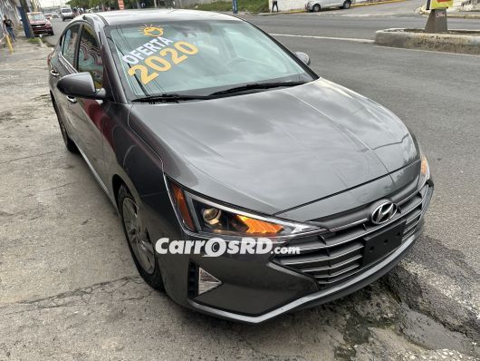 Hyundai Elantra Carros en venta