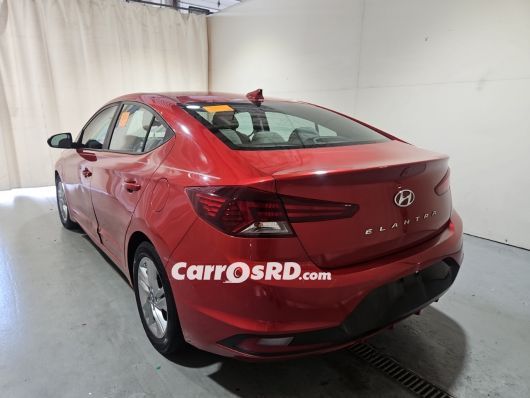 Hyundai Elantra Carros en venta