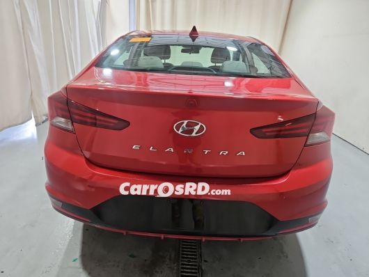 Hyundai Elantra Carros en venta