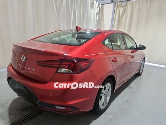 Hyundai Elantra Carros en venta