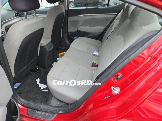 Hyundai Elantra Carros en venta