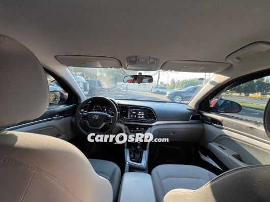 Hyundai Elantra Carros en venta