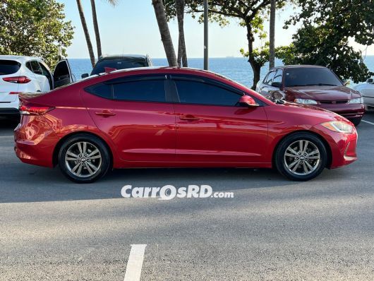 Hyundai Elantra Carros en venta