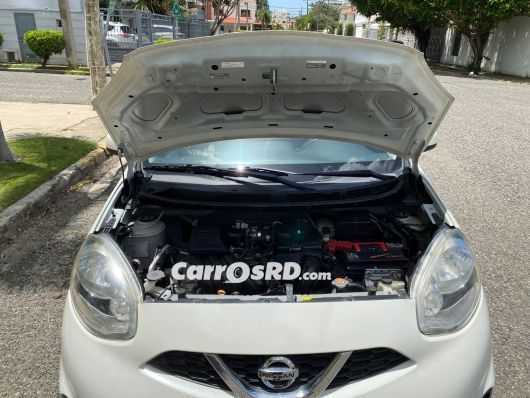Nissan March Carros en venta