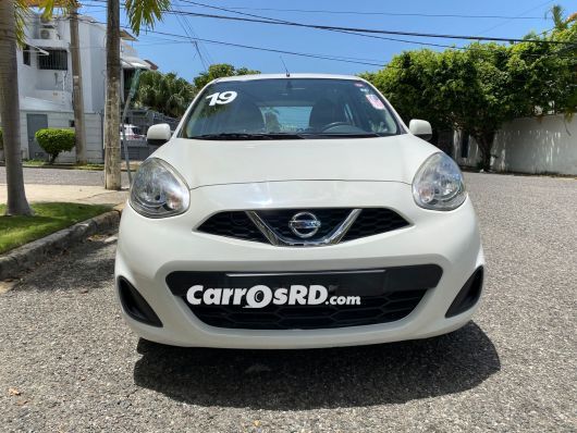 Nissan March Carros en venta