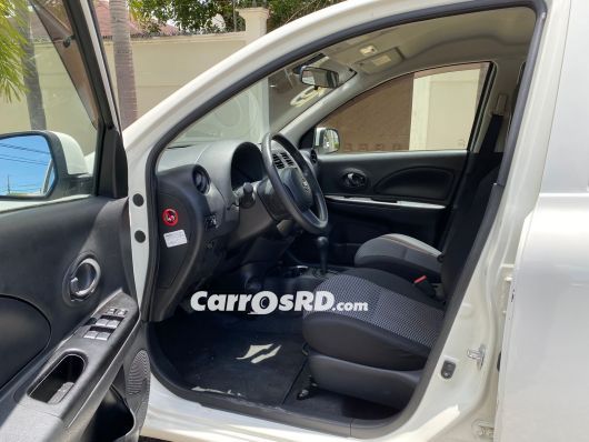 Nissan March Carros en venta