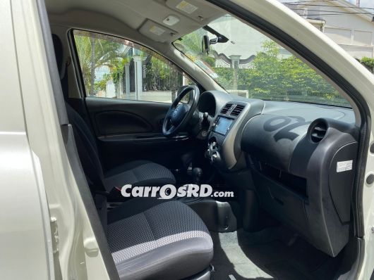 Nissan March Carros en venta