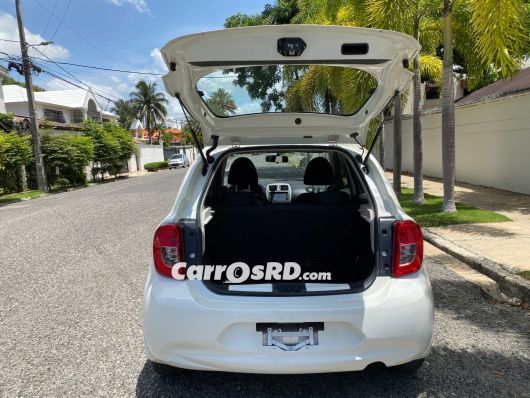 Nissan March Carros en venta