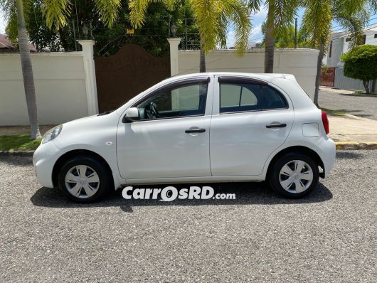 Nissan March Carros en venta