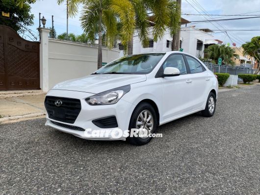 Hyundai Verna Carros en venta