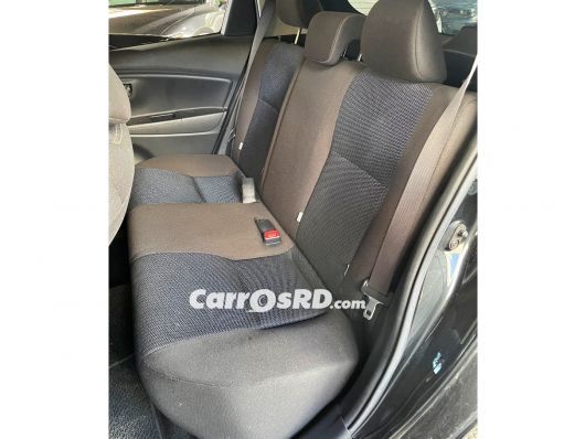 Toyota Vitz Carros en venta
