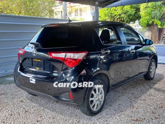 Toyota Vitz Carros en venta