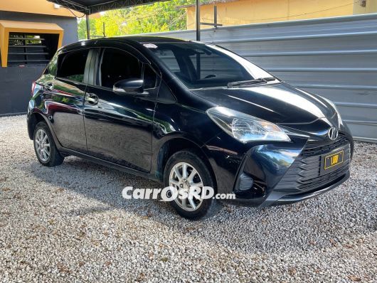 Toyota Vitz Carros en venta