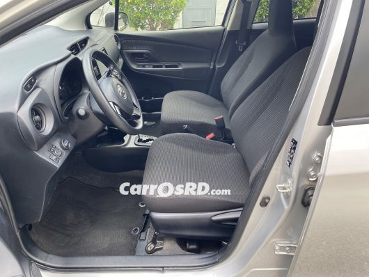 Toyota Vitz Carros en venta