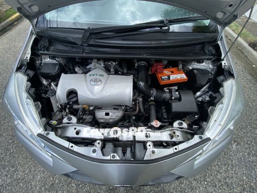 Toyota Vitz Carros en venta