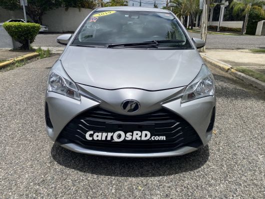 Toyota Vitz Carros en venta
