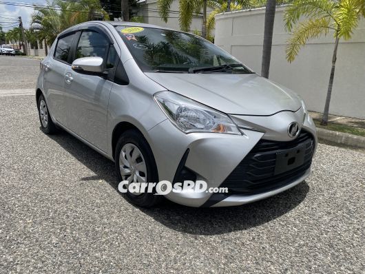 Toyota Vitz Carros en venta
