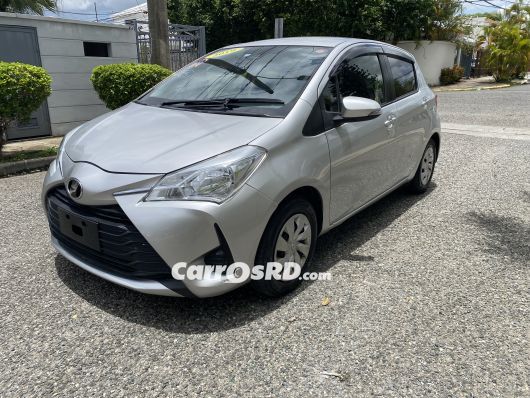 Toyota Vitz Carros en venta