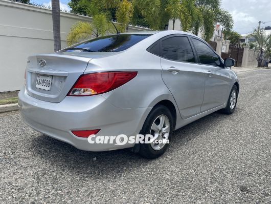 Hyundai Accent Carros en venta