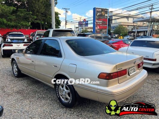 Toyota Camry Carros en venta