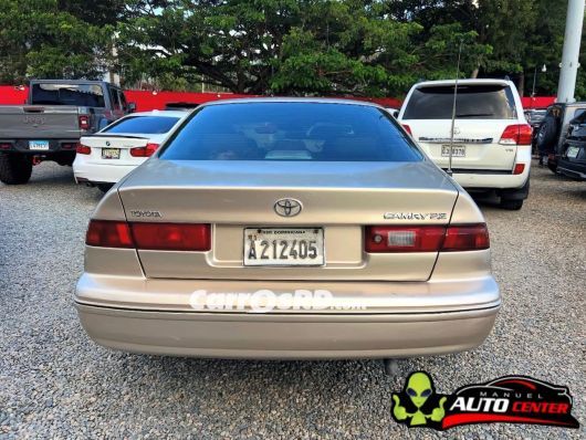 Toyota Camry Carros en venta