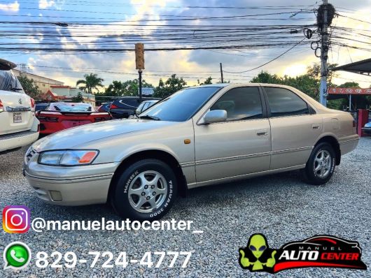 Toyota Camry LE en venta