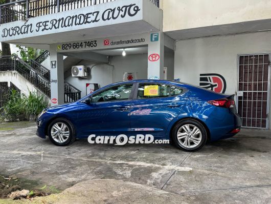 Hyundai Elantra Carros en venta