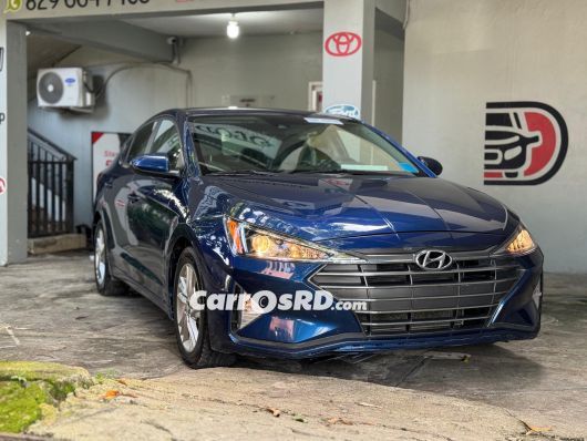 Hyundai Elantra Carros en venta