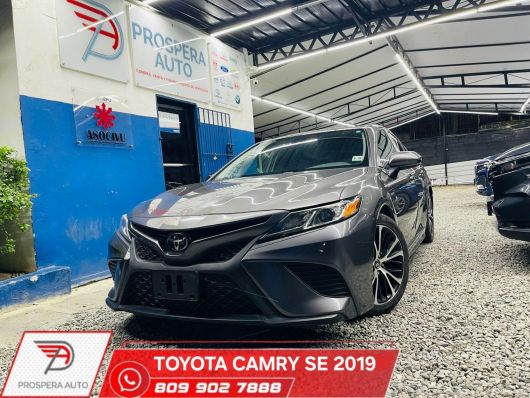 Toyota Camry SE en venta