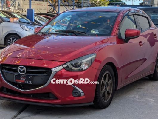 Mazda Demio Carros en venta