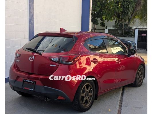 Mazda Demio Carros en venta