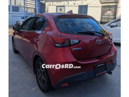 Mazda Demio Carros en venta