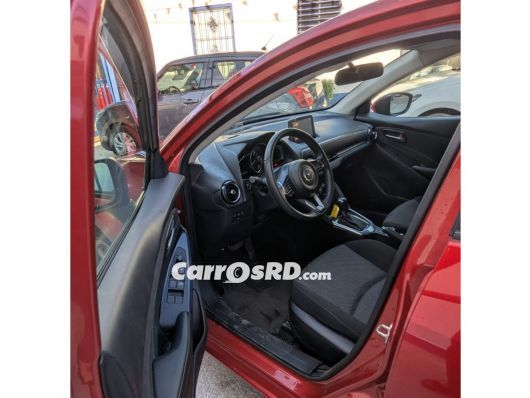 Mazda Demio Carros en venta