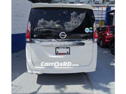 Nissan Serena Minivan en venta