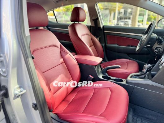 Hyundai Elantra Carros en venta