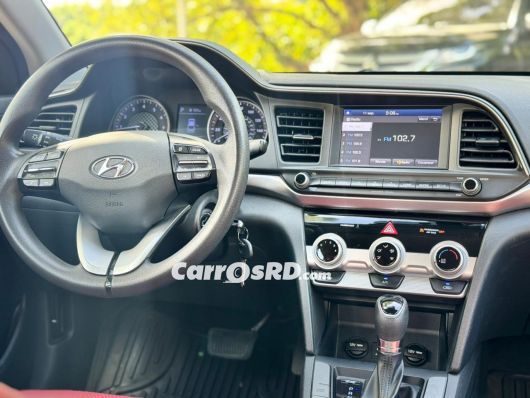 Hyundai Elantra Carros en venta