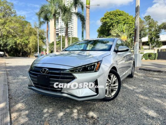 Hyundai Elantra Carros en venta
