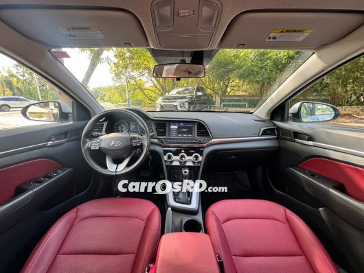 Hyundai Elantra Carros en venta