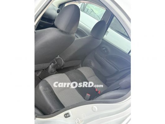 Nissan March Carros en venta