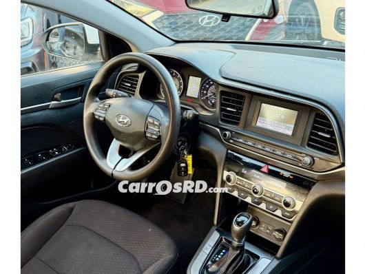 Hyundai Elantra Carros en venta