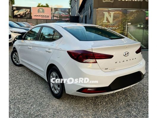 Hyundai Elantra Carros en venta