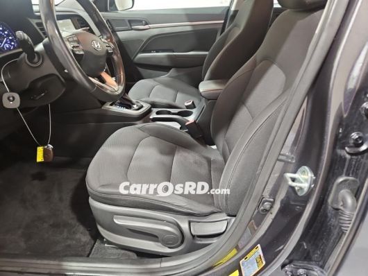 Hyundai Elantra Carros en venta
