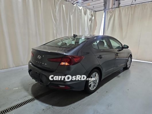 Hyundai Elantra Carros en venta