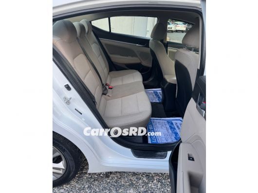 Hyundai Elantra Carros en venta