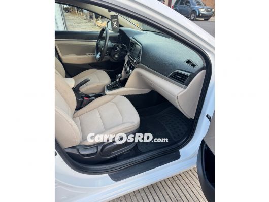 Hyundai Elantra Carros en venta