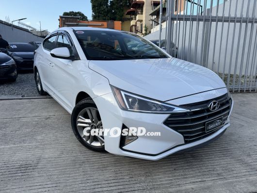 Hyundai Elantra Carros en venta