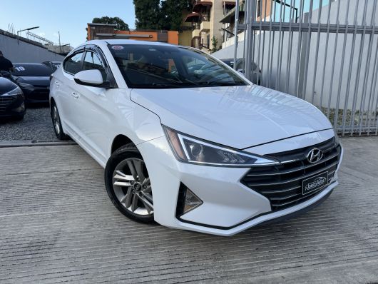 Hyundai Elantra SEL en venta